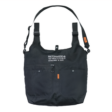Matchwood Tank 斜背購物袋 容量23.7L 防潑水面料, 48 x 38 x 13cm, 黑色