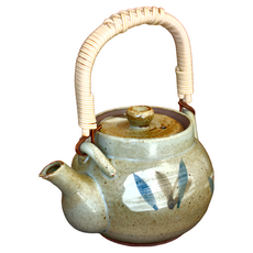 乾山草紋土瓶-日本製，含嘴長x口徑x高(約) 15x8x9.5cm，容量(約) 500ML，材質/陶, 1個, 混和顏色