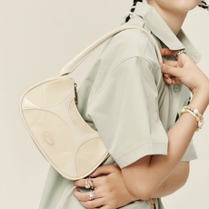 Vanwalk 出走 鬼馬精靈少女彎月包 V2667