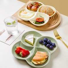 Homely Zakka 北歐四葉形陶瓷分隔餐盤 四葉造型分隔設計 陶瓷材質, 1組, 22.5 x 22.5 x 3.2cm, 奶油綠 + 奶油白