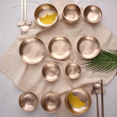 Bareunugi Bangjja Yugi 本系列 雙人餐具組 15件套裝 含飯碗..., 飯碗2個 + 碗蓋2個 + 湯碗2個 + 湯匙2支 + 筷子2雙 + 深盤 小 + 深盤 中2個 + 深盤 大 + 醬料碟, 青銅色, 1組