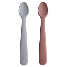 mushie 矽膠湯匙組, 美國品牌 丹麥設計, 寶寶的第一支副食品湯匙, 不含BPA, PVC, 鄰苯二甲酸酯, 石灰色+紅棕色, 1組