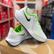 나이키 인피니티 골프화 와이드 스파이크리스 발볼넓은 골프연습화