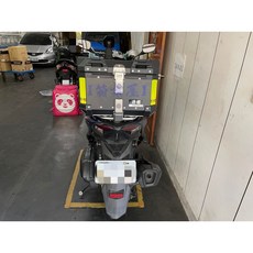 途者 30L 漢堡架 後箱架 適用於 新勁戰 六代 黑色鋁箱, 1個