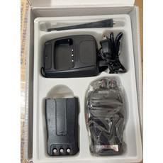 F-26 對講機 數字信號處理DSP 中英文語音報號 手電筒 長待機, 1個, 參考標題