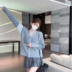 투니스 여성 무드 슬림핏 단추 니트 가디건