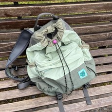 2024原創百搭輕便雙肩包束口抽繩書包戶外運動登山大容量旅行包, 綠色