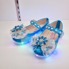 탈렌트클로젯 산본점 @25년봄신상@ 걸을때마다 반짝반짝 불빛이~~ 예쁘고 편안한 착화감의 눈꽃리본LED구두 #여아원픽#엘사공주님구두