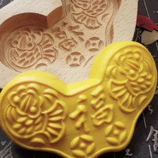 熱銷模具 木質大號花樣過年蒸饅頭包子模具 做南瓜餅的魚形麵食傢用模子 月餅模具, 微凹元寶深2.5厘米重120克, 1個