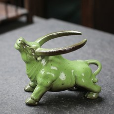 優選牛氣沖天過濾組 陶瓷牛擺件 茶濾 茶漏 濾茶器 茶寵 招財擺飾 勢不可擋紫砂牛擺飾 紫砂窯變釉茶寵 可養茶玩, 1個, 牛气冲天窑变绿