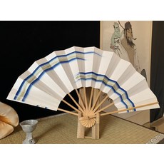 舞扇子 白底藍雲灑金雲 珠光箔面, 如圖所示, 1個