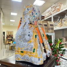 高級龍紋織錦緞布龍袍，黃色龍袍鑲玉設計，柔軟吸水速乾，尊榮沐浴體驗, 1個, 8寸長