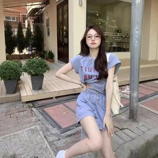 【Uni】夏季女裝2025年新款成套搭配運動休閒時尚小香風鹽系穿搭兩件套裝