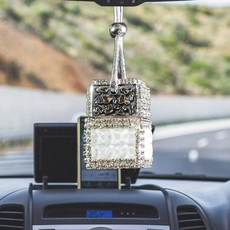 Hanging Car Accessories Charm Bling Auto Rear View Mirror Pendant Cars Aromatherapy Fragrance Pe, White