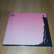 Roger Taylor《Outsider》CD, 如圖所示