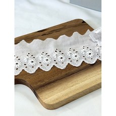 원단스토리 레이스천 원단 자수 펀칭 데이지 꽃 로맨틱 화이트 소매 밑단 포인트, 1개, 데이지 화이트