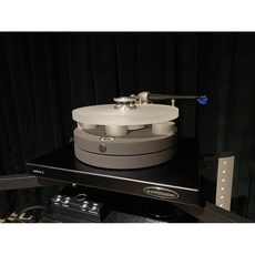 沐耳 英國精品 Wilson Benesch Full Circle 黑膠唱盤 ACT 0.5碳纖維唱臂