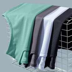 大尺寸運動網眼冰絲背心男：潮薄透氣速乾寬肩無袖T恤，夏季男生衣著首選