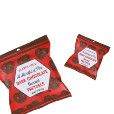 트레이더조 핸드플 오브 타이니 다크 초콜릿 미니 프레첼, 2개, 71g