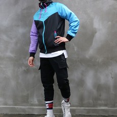 CONFIAR 連帽防風外套