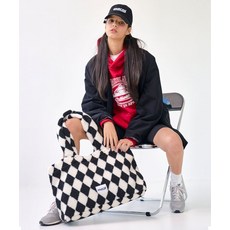 [마크니] HARLEY QUINN CHECKER SHOULDER BAG_BLACK