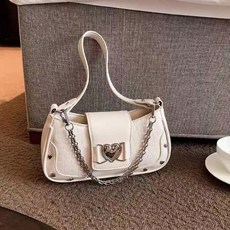 카밀라쇼룸 사랑스러운 디자인 수납력 체인줄 크로스백 숄더백 3컬러 Y2K 하트 백