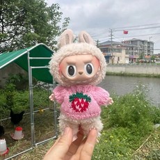 迷你娃娃時尚服裝套裝：針織帽、格紋圍巾、太陽眼鏡、上衣、牛仔短褲，打造百變造型, 29-草莓(不含公仔), 1個