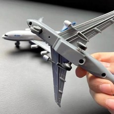 2024 상품 오리지널 수출품 다이캐스트 모형 비행기 두 대 A380과 777 여객기, 가방에 담긴 비행기 한 대 (랜덤)