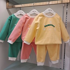아가방 봄 초특가세일~ 그린 옐로우 오렌지 3가지컬러의 편안한 봄 맨투맨 상하세트 ~~어린이집 등원룩 데일리룩 ~~ 맨투민티에 편안한 바지