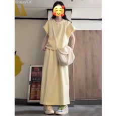 大碼慵懶風運動套裝女春夏胖mm寬鬆顯瘦短袖半身裙兩件套，舒適透氣，展現時尚運動風