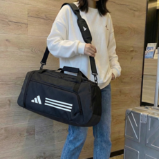 아디다스 더플백 스트라이프 트레이닝백 운동 가방 테니스가방 웨이트 축구 복싱 트렌디한 51L, 1개, 블랙