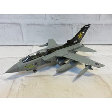 Corgi Panavia Tornado GR.4 1/72 英國皇家空軍 退役紀念模型, 1個
