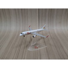 Herpa 1/500 德國航空 Embraer E190 75周年彩繪模型, 1個