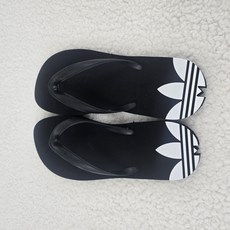 아디다스 남녀공용 쪼리 여름 해변 물놀이 슬리퍼
