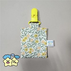 Blingstartwins 嫩綠小黃花-暗釦式手作平安符袋, 1個