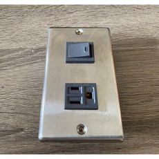 Panasonic 國際牌 單開關 接地單插座 搭配拉絲不鏽鋼面板 15A 125V AC / 15A 300V AC, 詳見包裝, 單切開關