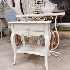 【Eze Art Deco】台灣現貨 南法香頌雕花床頭櫃(全白) 床頭櫃 邊几 法式鄉村 歐式古典 白色家具, 1個