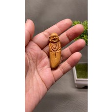 太行崖柏 彌勒佛, 如圖所示, 1個