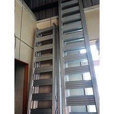 9.8尺滿焊式強壯爬坡梯、可乘載3.4噸、適用於小山貓、山貓、鏟裝機，提升上下貨車效率, 1個