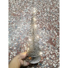【台灣現貨速發】30公分聖誕樹(鐵絲聖誕樹)，迷你桌面擺飾，節慶裝飾品，DIY聖誕樹，聖誕節慶用品, 銀色加黃燈