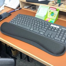 손목받침대 팜레스트 가방 기능성 노트북 담요 칫솔 인체 받침대 폴라폴리스 팔꿈치 패드 텀블러 골프공 춘식이 추천 차량 스포츠 마커 74601EA, 단일제품