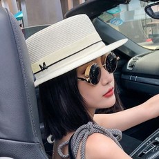 남자 여행 점퍼 야상 패딩 비치 모자 밀집 휴양지 여성 바캉스 여름