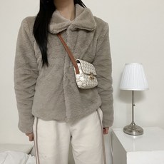 바나나2 여성 러블리 루즈핏 카라 페이크 퍼 똑딱이 숏 자켓 4color