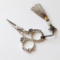 레트로 공예용 가위 자르기 십자수 꽃 자수 재봉 도구, 1개, 17. 데이지 가위 실버 + 프리 태슬