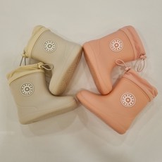 아가방 NC엑스코점 이월특가! 가볍고 편안한 착용감! 예쁜컬러감 귀여운 와펜 포인트 로아레인부츠! 유아 장화