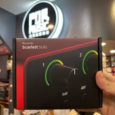Focusrite Scarlett solo 2i2 第四代錄音介面套裝組【搖滾玩家樂器】公司貨 全新, 1個, solo(單機）, Black
