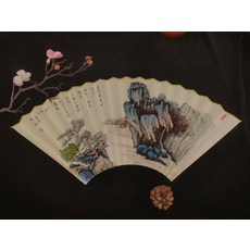 95手繪 蓮峰疊秀圖 蘇工宣紙扇面 摺扇, 如圖所示, 1個