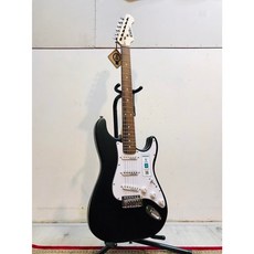 Newen ST 系列電吉他 黑色 阿根廷手工吉他, 1個