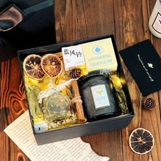 香薰蠟燭禮盒小衆高級感新年元旦女生香氛套裝送閨蜜結婚生日禮物, 浮雕禮盒--黑色,英國梨小蒼蘭