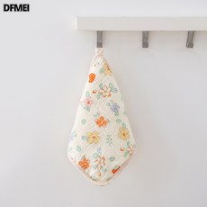 DFMEI 嬰兒口水巾4層縐布純棉小方巾寶寶洗澡洗漱巾兒童洗臉毛巾, 1個, 花朵草莓【25*25cm】可掛式:如圖